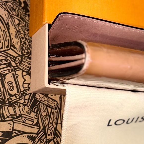 LOUIS VUITTON VERNIS MOCHA BROWN SARAH WALLET - Picture 9 of 16